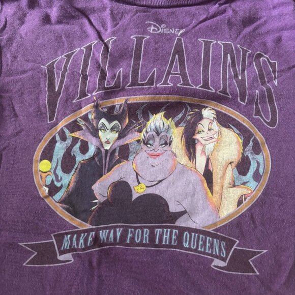 Disney Villains graphic short sleeve cropped tee in size M - Picture 3 of 4
